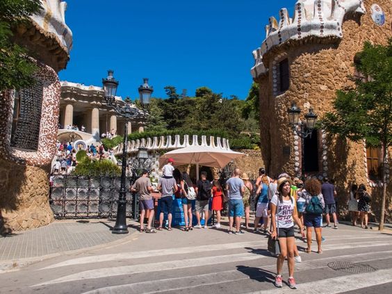 Explore Park Guell