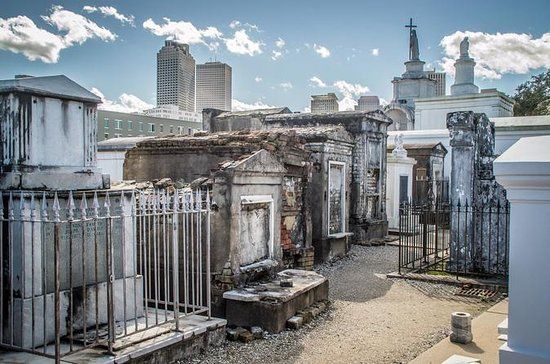 St. Louis Cemetery No.1